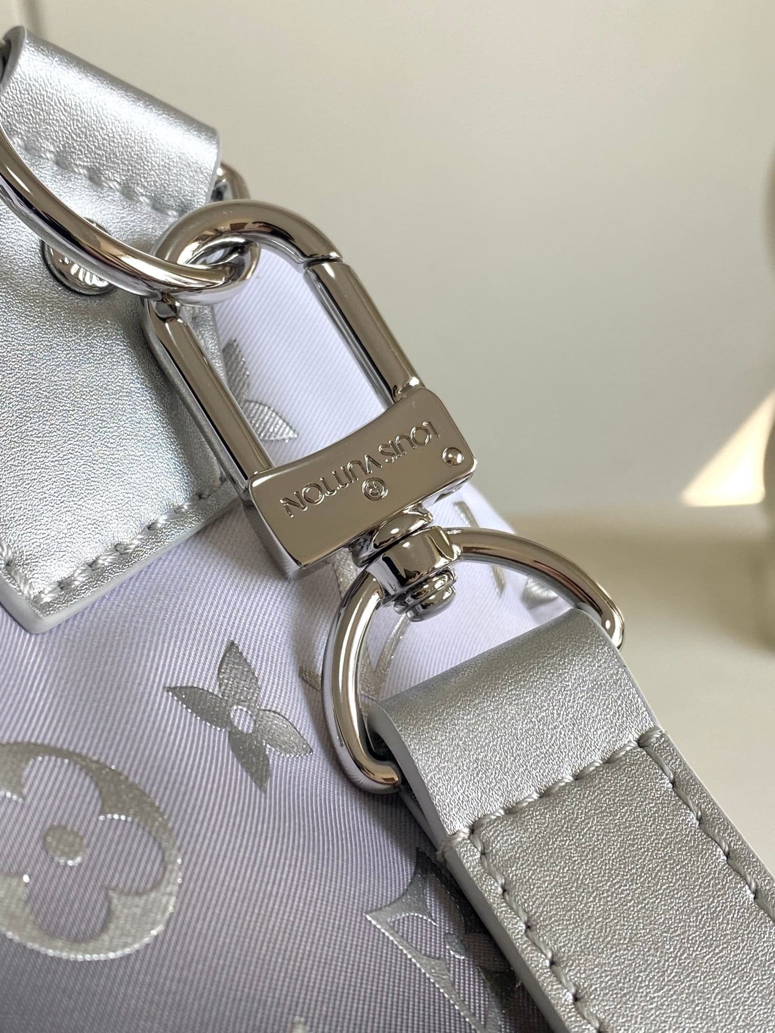 Louis Vuitton M12067 LV Ski Keepall Bandoulière 45