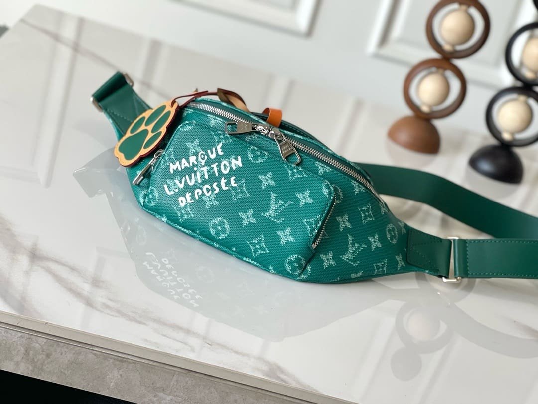 Louis Vuitton M12867 Rush Bumbag