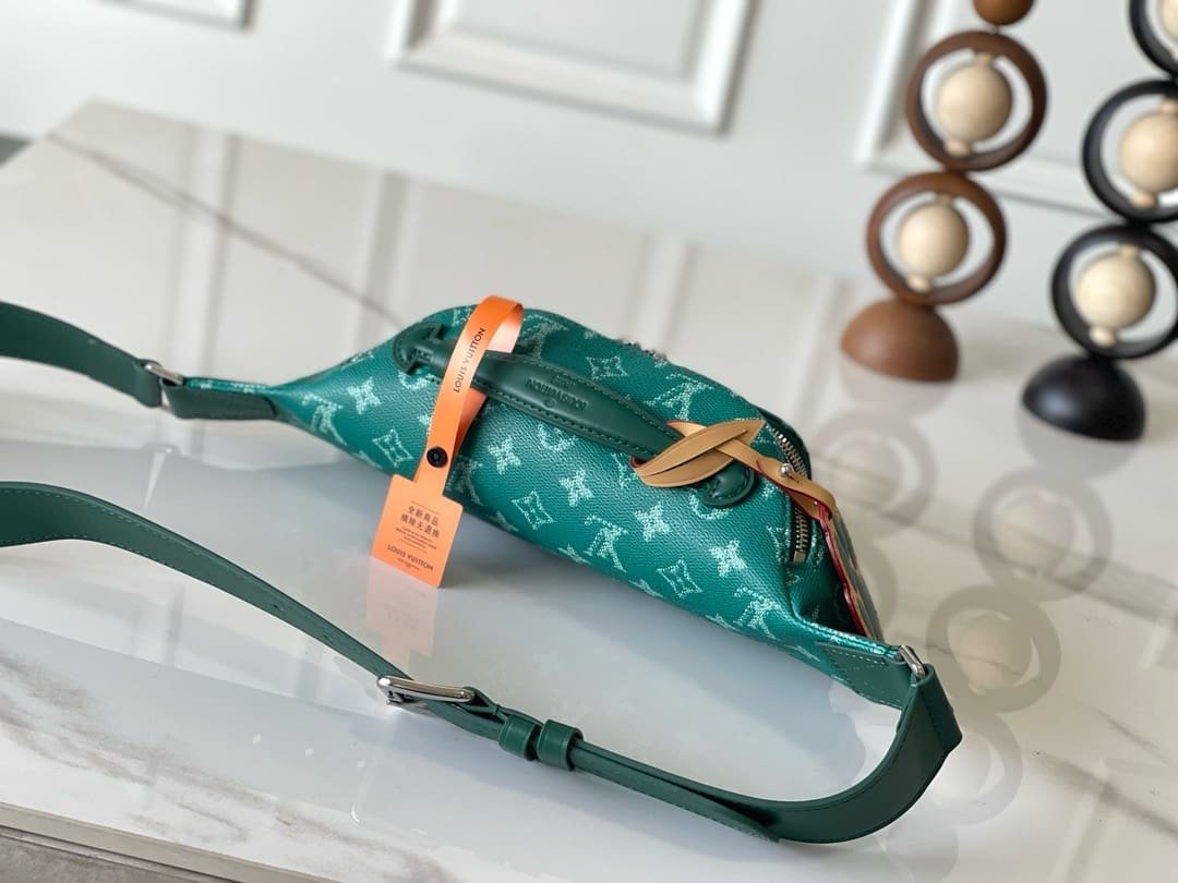 Louis Vuitton M12867 Rush Bumbag