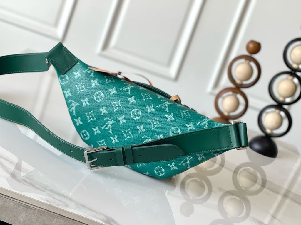 Louis Vuitton M12867 Rush Bumbag