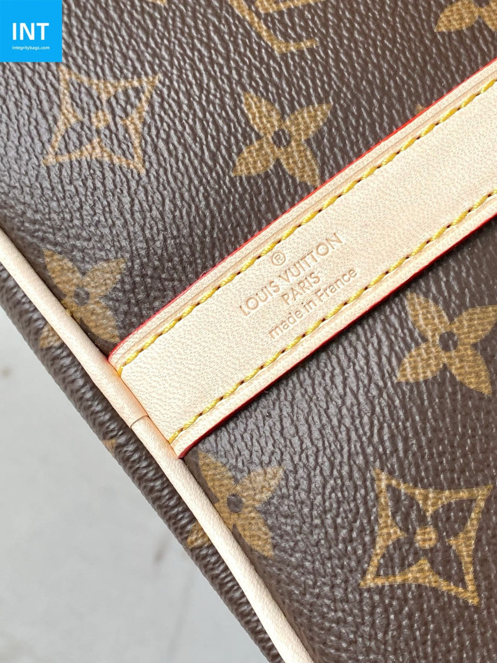 Louis Vuitton M46981 Speedy Bandoulière 35