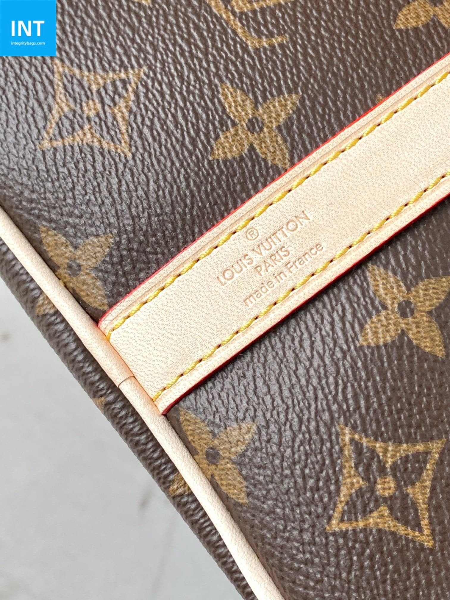 Louis Vuitton M46981 Speedy Bandoulière 35
