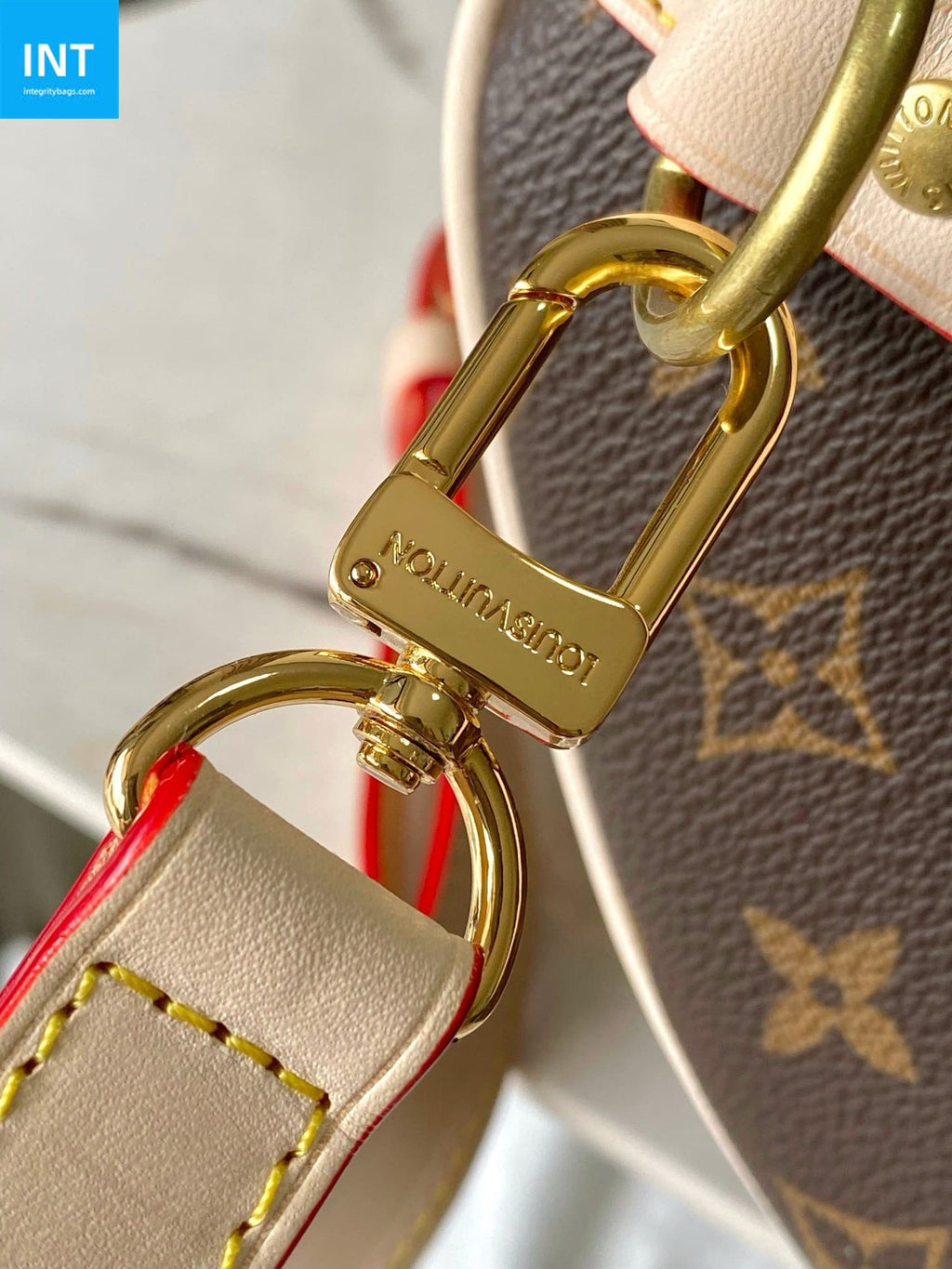 Louis Vuitton M46981 Speedy Bandoulière 35
