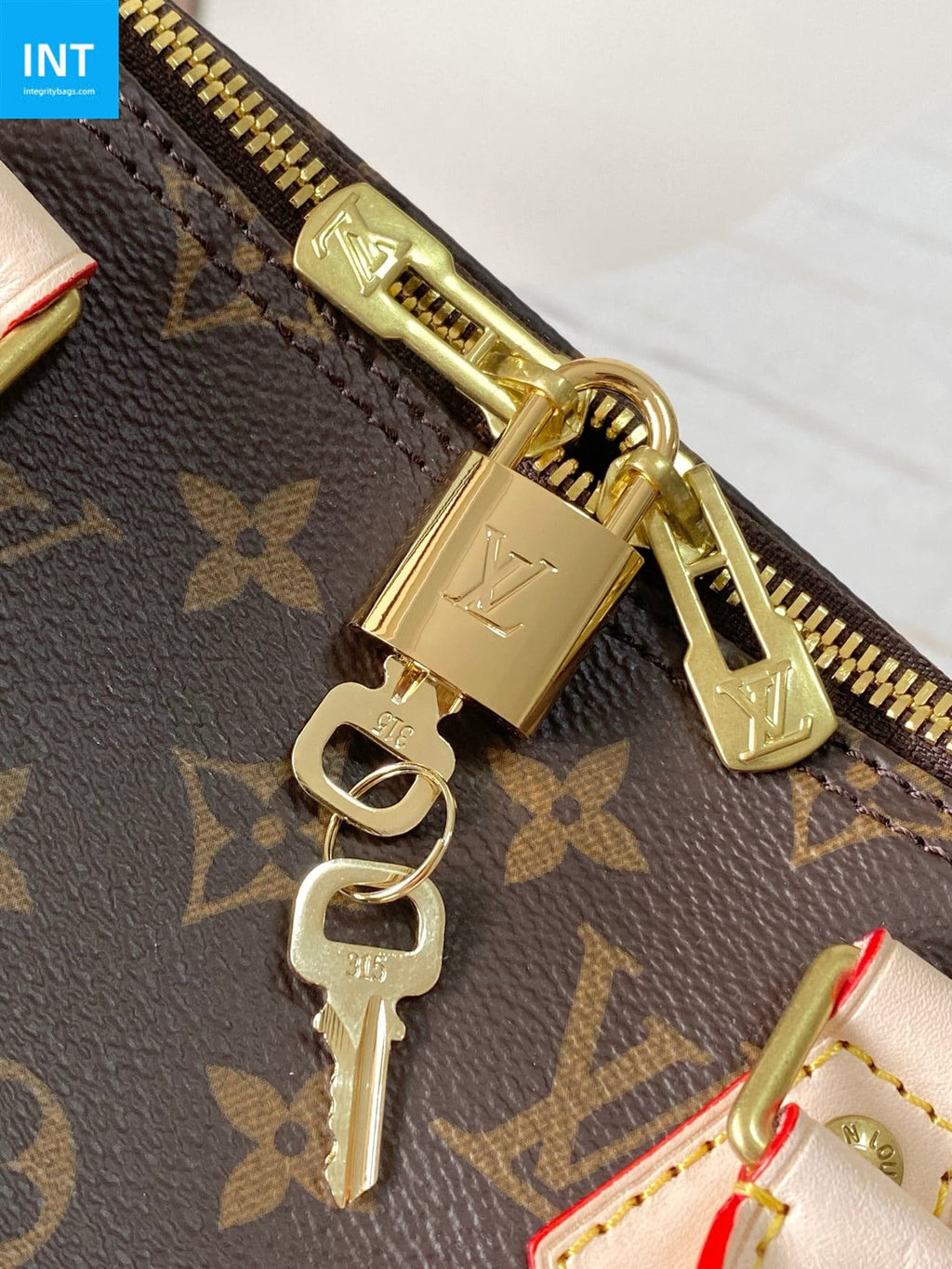 Louis Vuitton M46981 Speedy Bandoulière 35