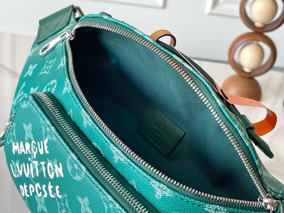Louis Vuitton M12867 Rush Bumbag