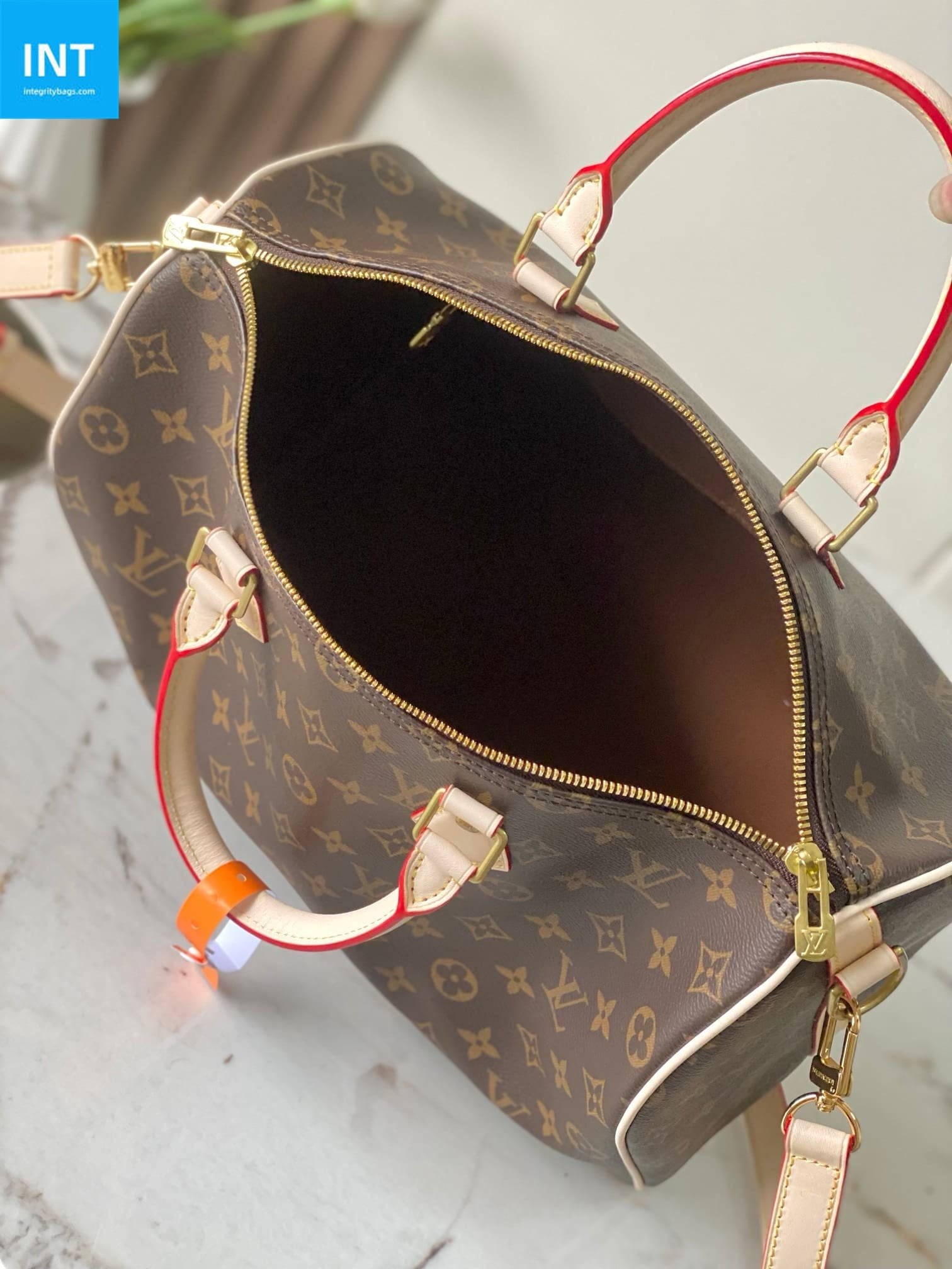 Louis Vuitton M46981 Speedy Bandoulière 35