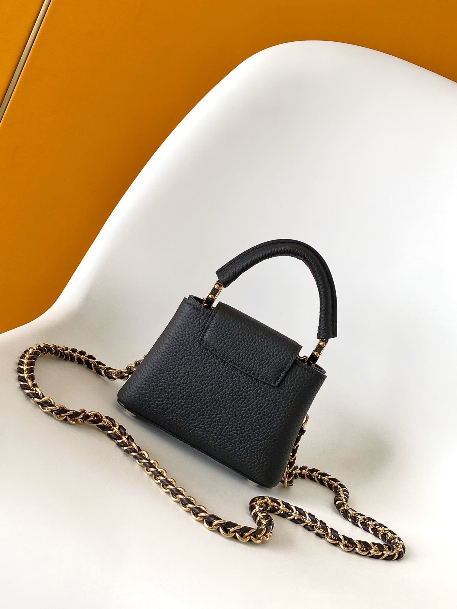 Louis Vuitton M10166 Capucines Nano