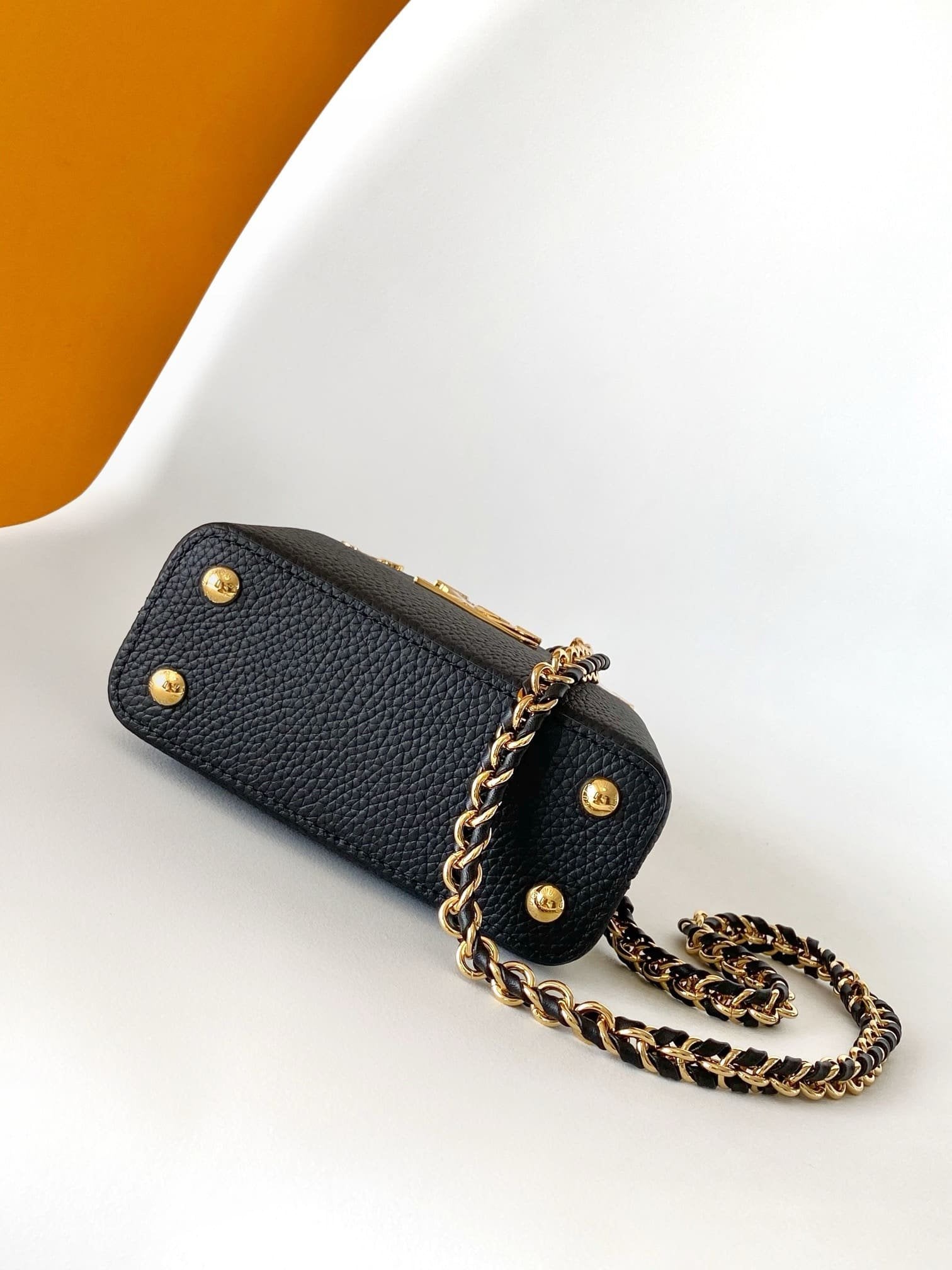Louis Vuitton M10166 Capucines Nano