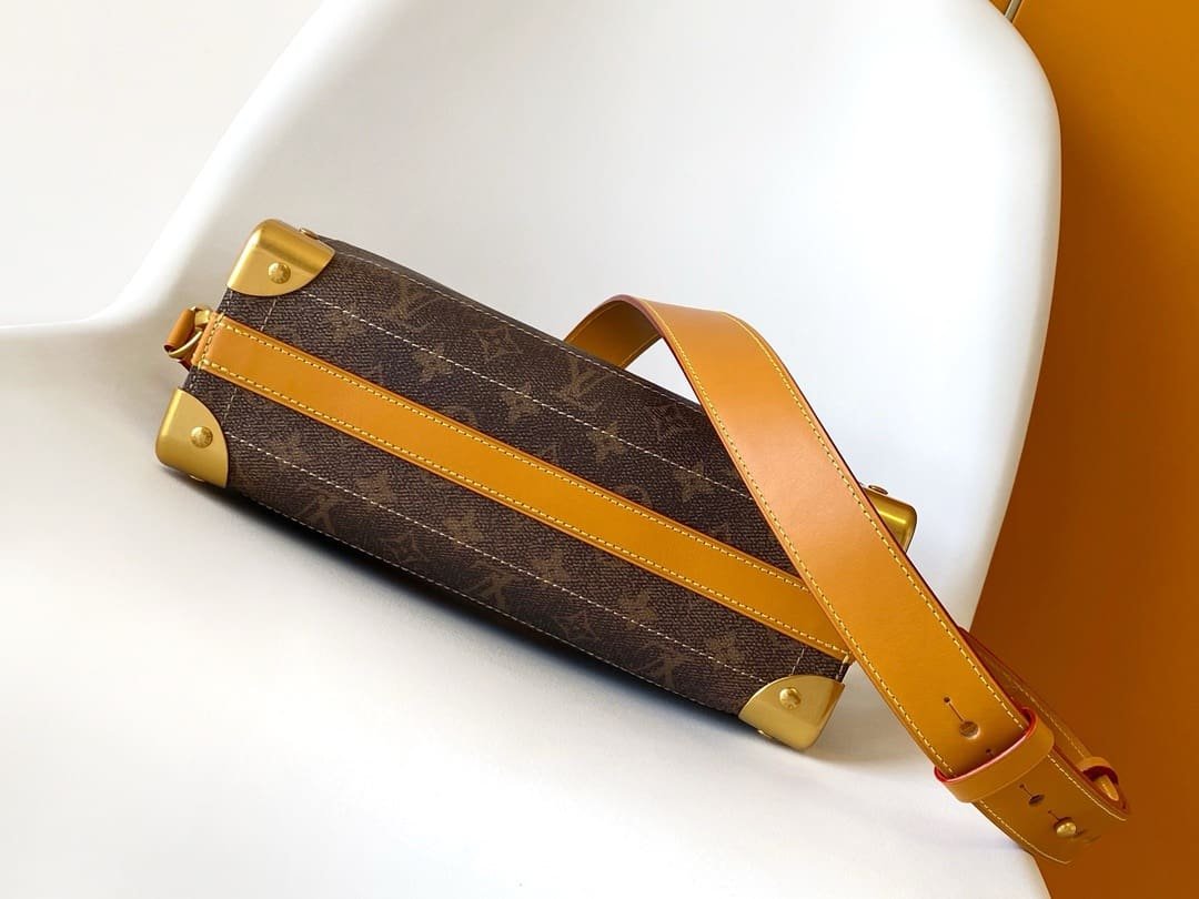 Louis Vuitton M11536 Soul Trunk East West