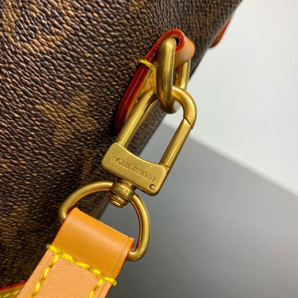 Louis Vuitton M11630 Steamer 15