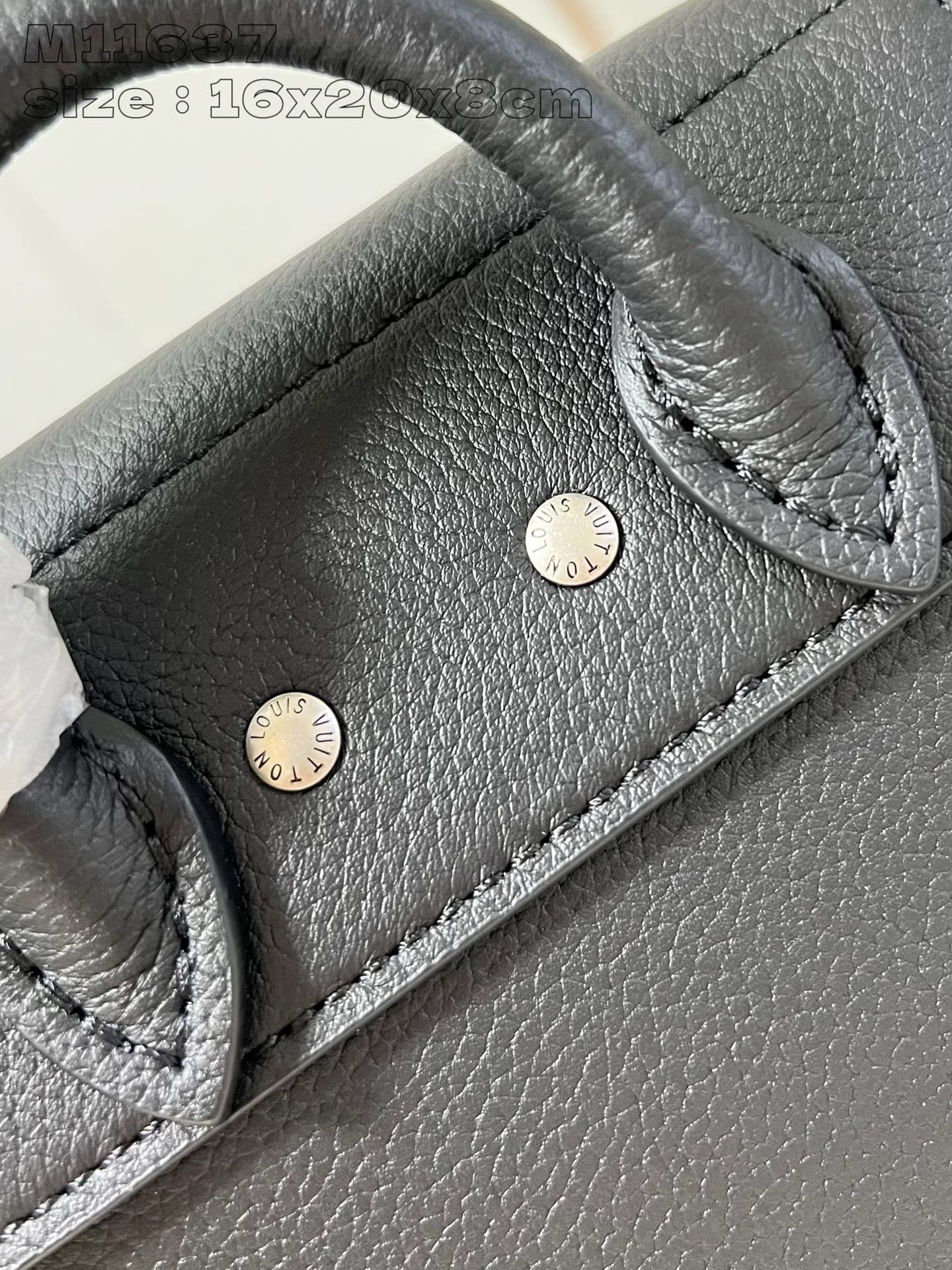 Louis Vuitton M11637 Steamer 15