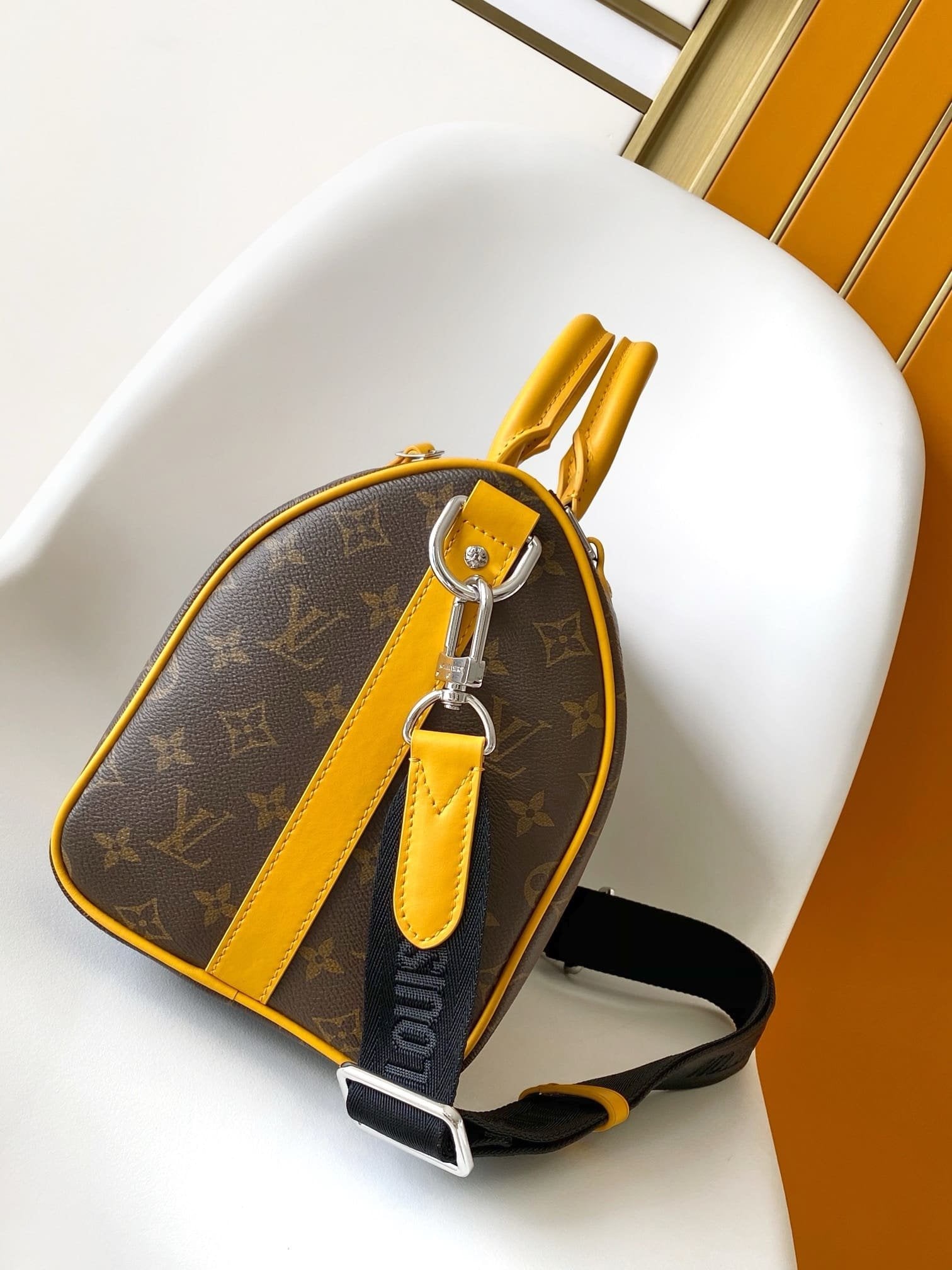Louis Vuitton M13201 Keepall Bandoulière 35