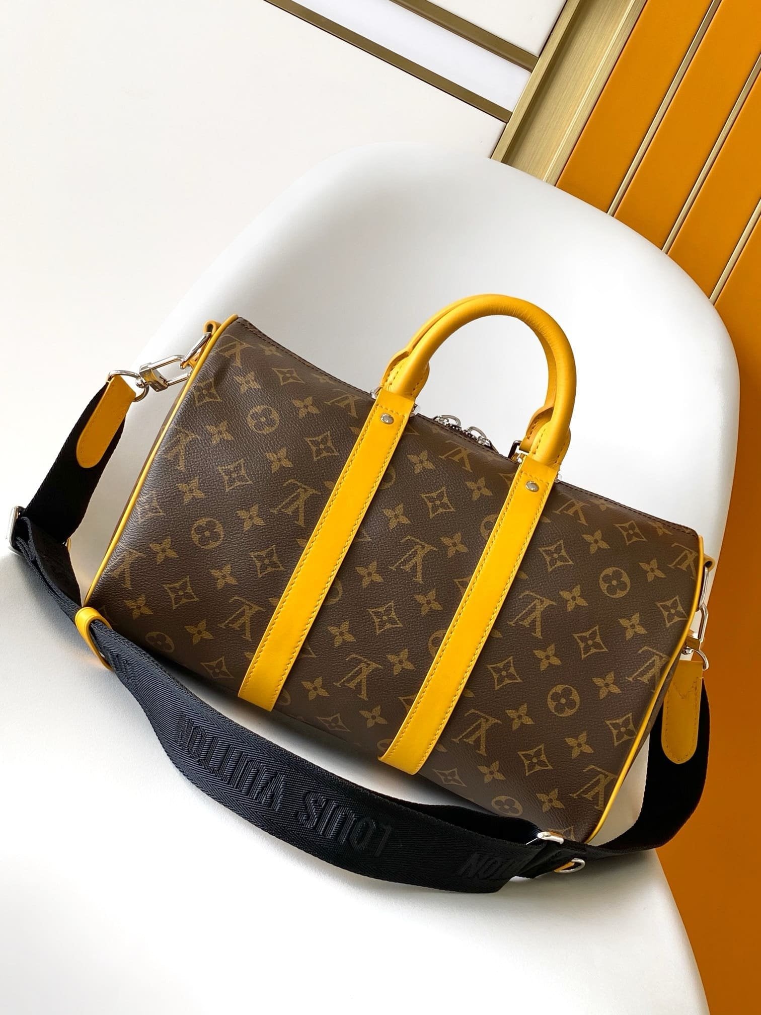 Louis Vuitton M13201 Keepall Bandoulière 35