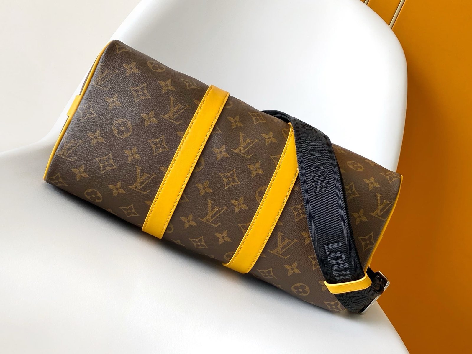 Louis Vuitton M13201 Keepall Bandoulière 35