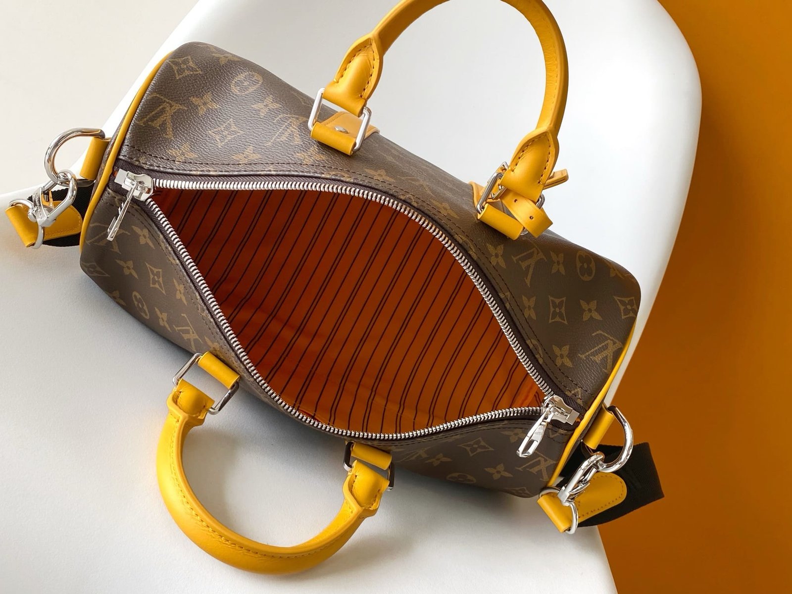 Louis Vuitton M13201 Keepall Bandoulière 35