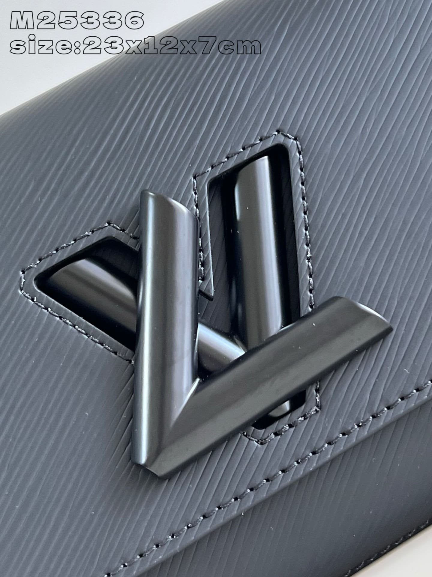 Louis Vuitton M25336 Twist West