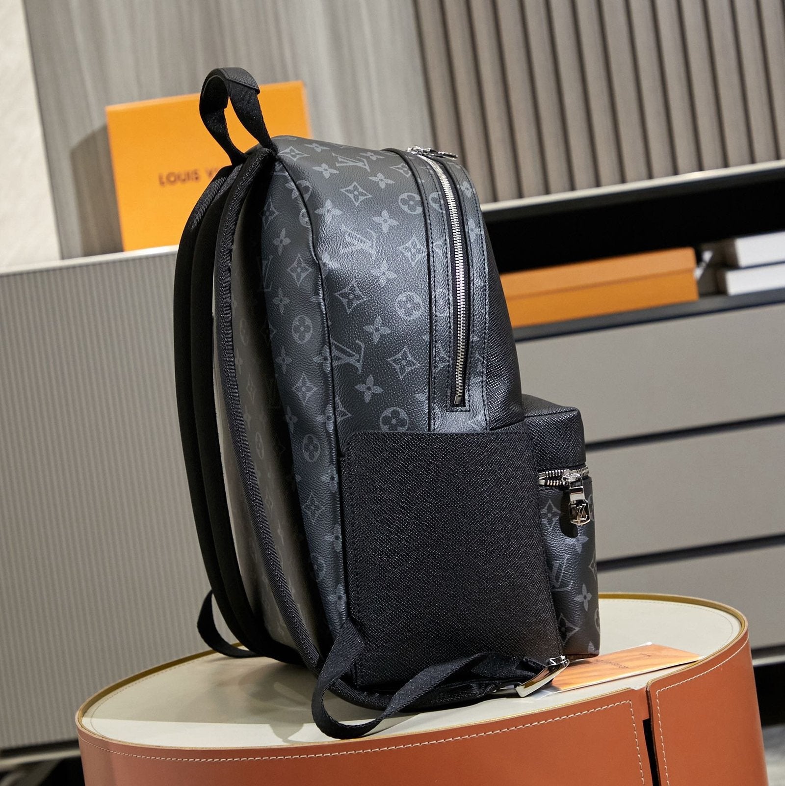 Louis Vuitton M31033 Discovery Backpack