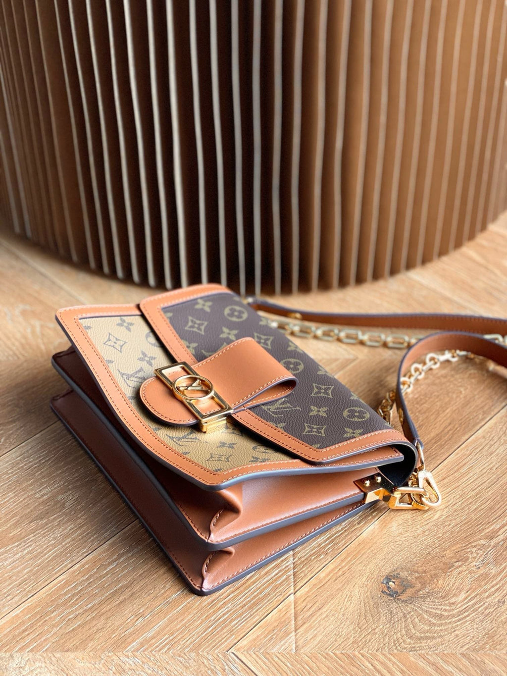 Louis Vuitton Dauphine MM Bag M44391