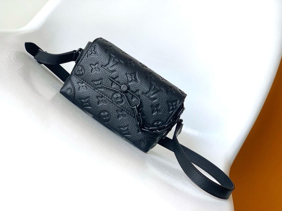 Louis Vuitton M81746 Steamer Wearable Wallet