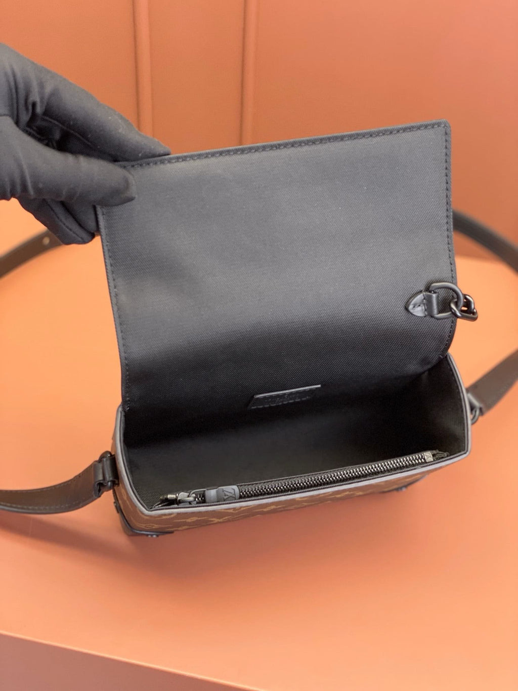 Louis Vuitton M83613 Steamer Wearable Wallet