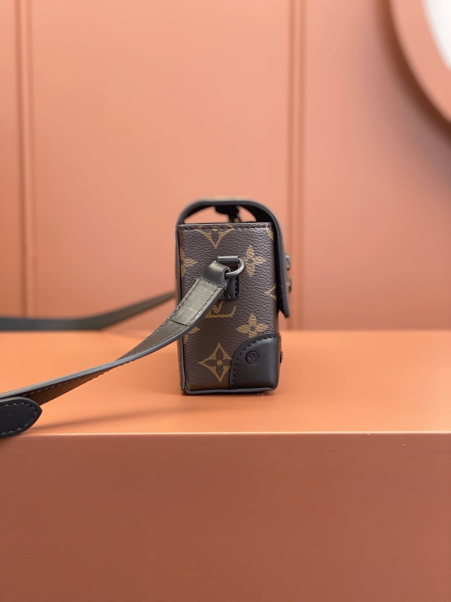Louis Vuitton M83613 Steamer Wearable Wallet