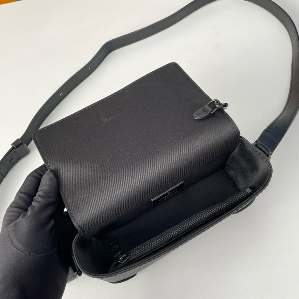Louis Vuitton M81783 Steamer Wearable Wallet