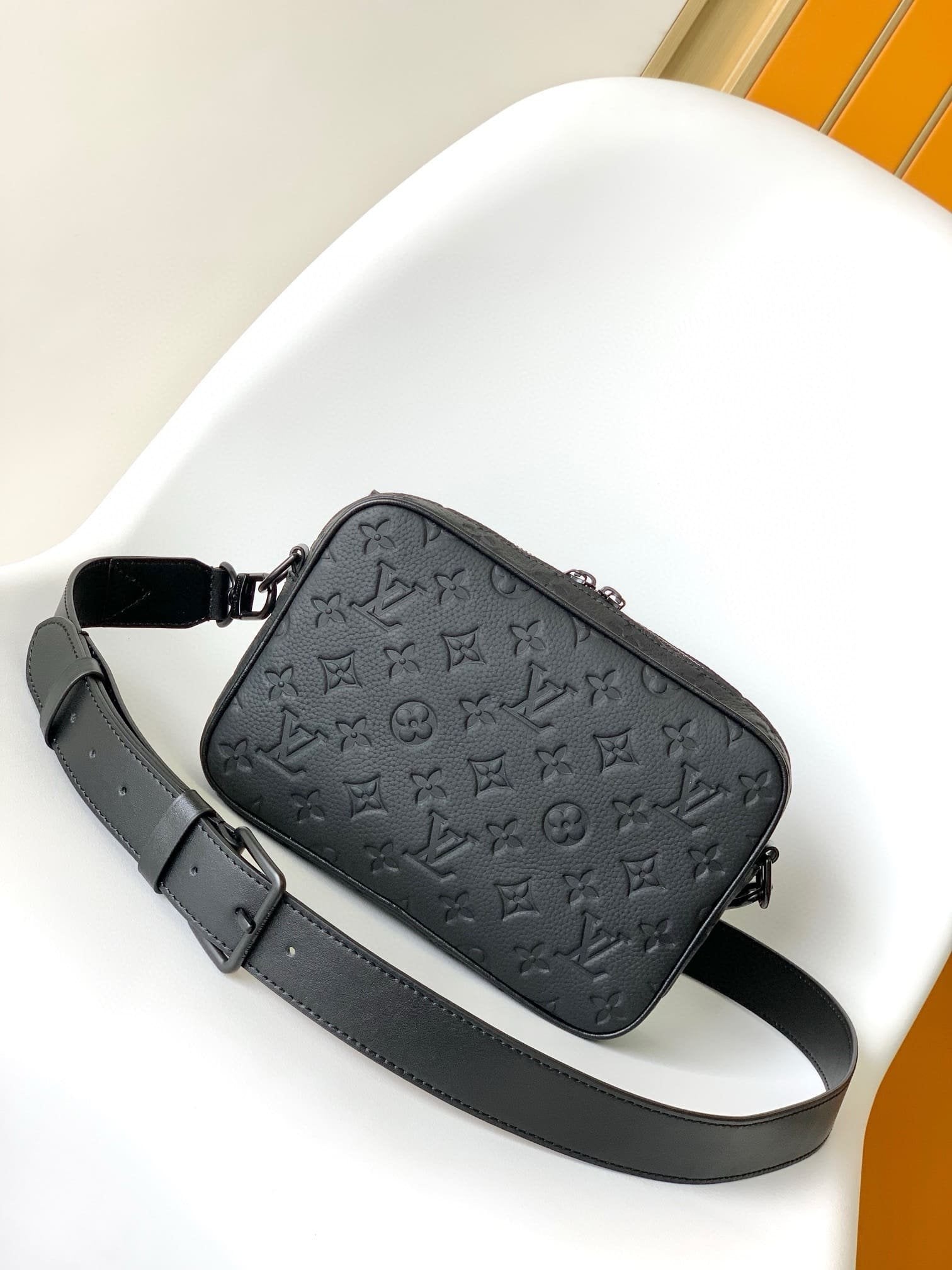 Louis Vuitton M23742 Steamer Messenger (top quality)