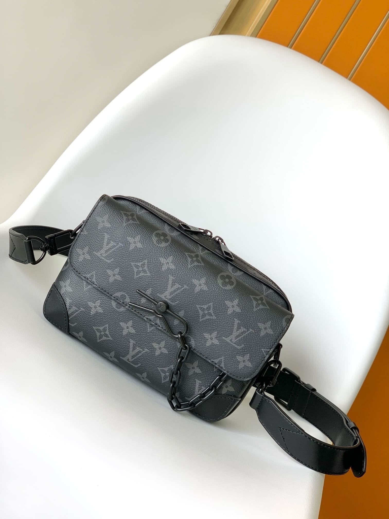 Louis Vuitton M46795 Steamer Messenger