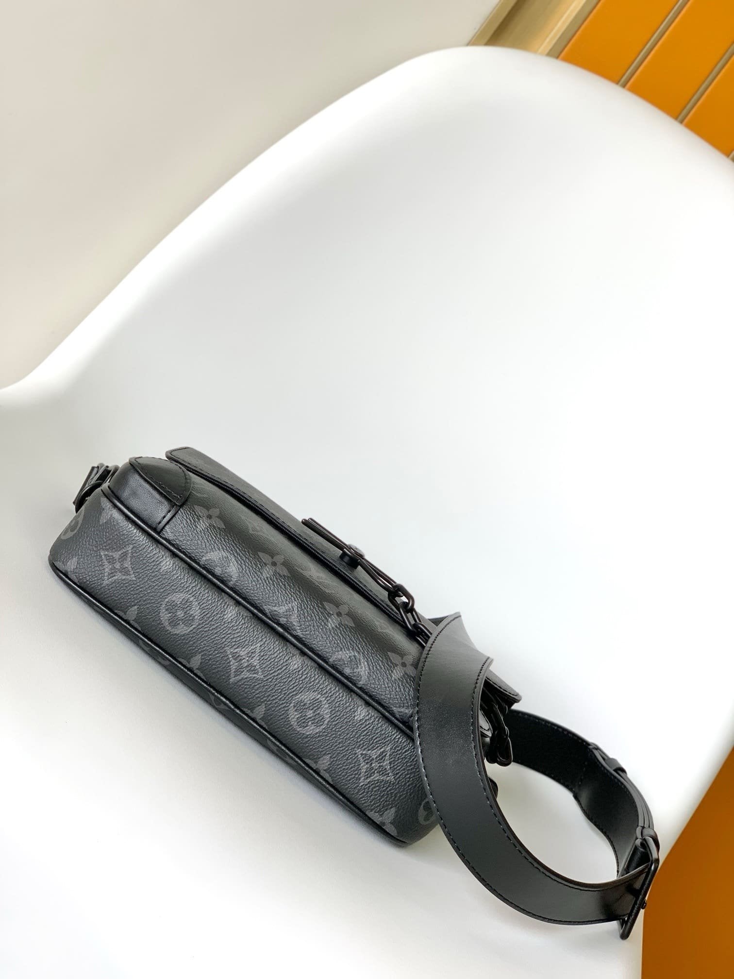 Louis Vuitton M46795 Steamer Messenger