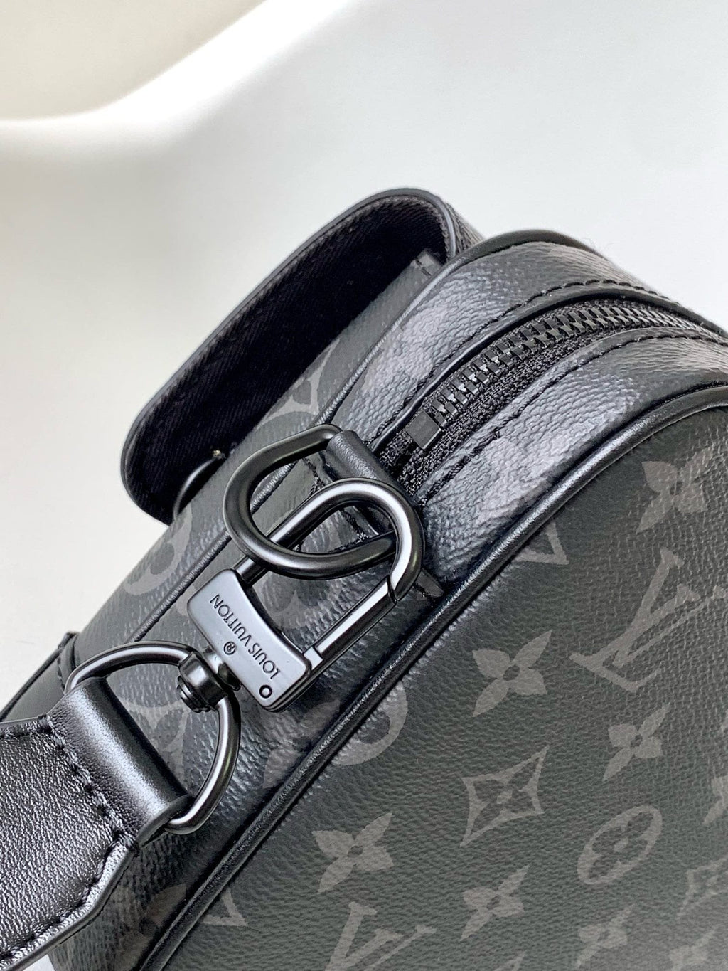Louis Vuitton M46795 Steamer Messenger