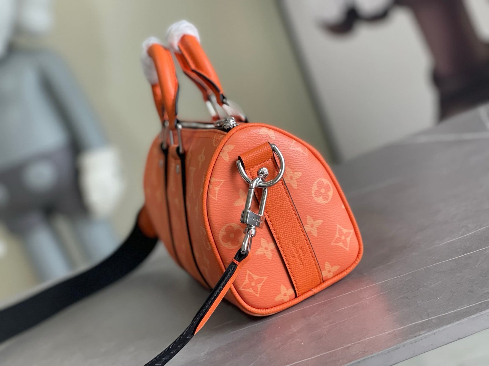 Louis Vuitton M31044 KEEPALL BANDOULIÈRE 25 travel bag