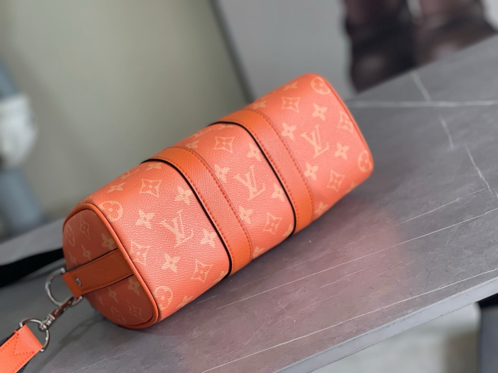 Louis Vuitton M31044 KEEPALL BANDOULIÈRE 25 travel bag