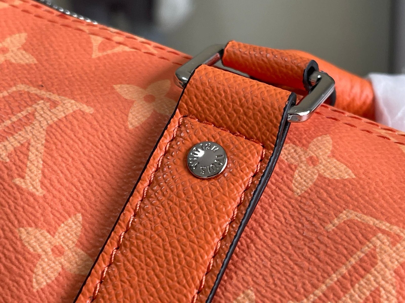 Louis Vuitton M31044 KEEPALL BANDOULIÈRE 25 travel bag
