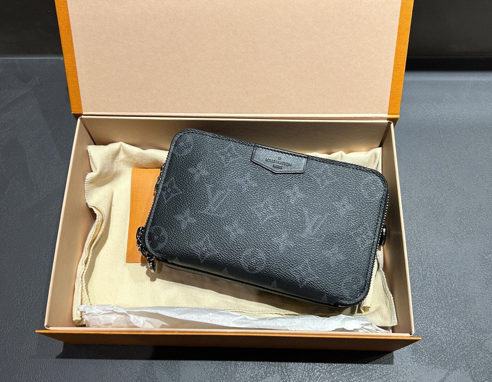Louis Vuitton M80741 Alpha Wearable Wallet