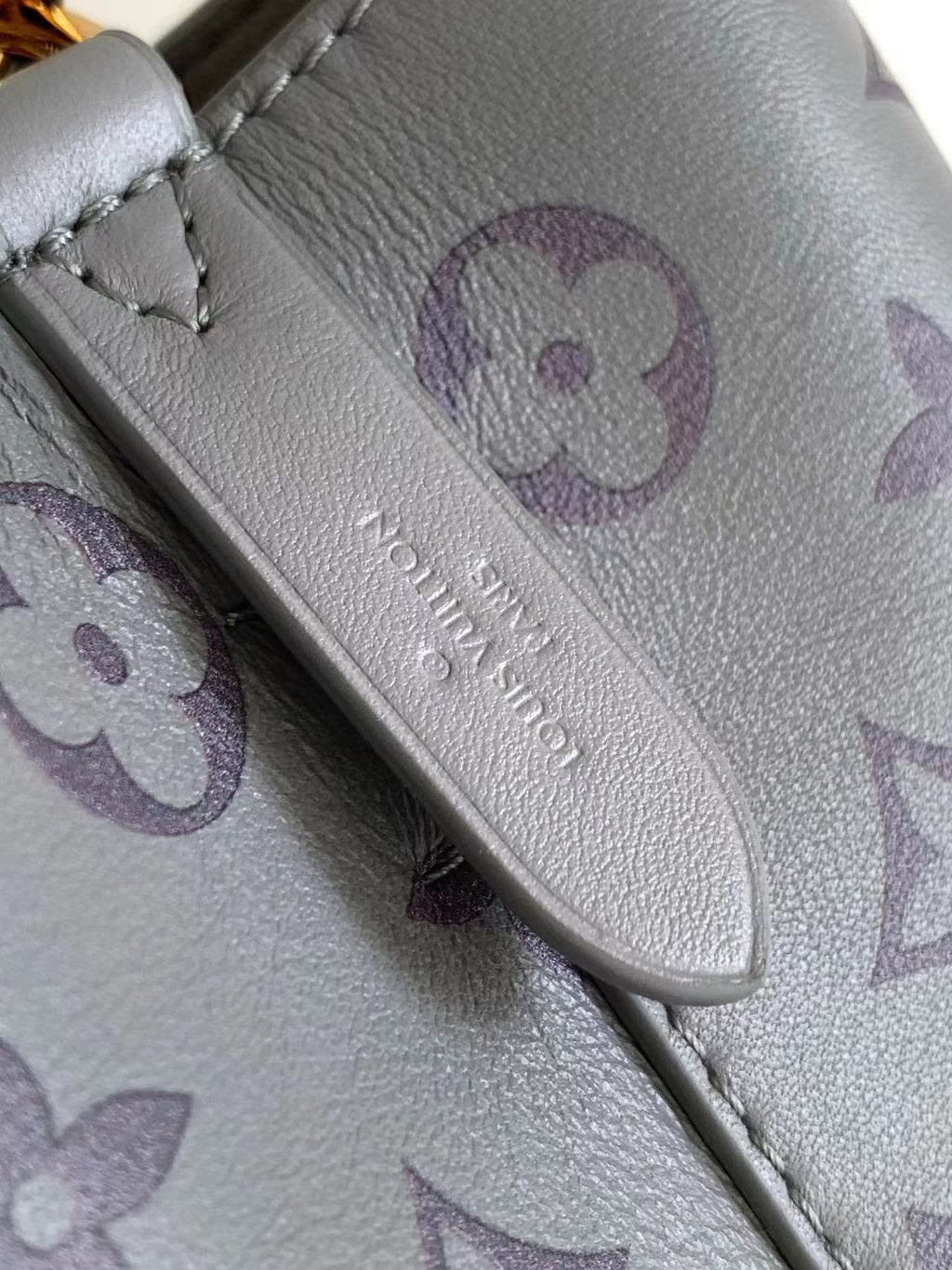Louis Vuitton M12749 Néonoé BB