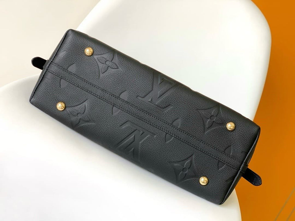 Louis Vuitton M46289 CarryAll MM