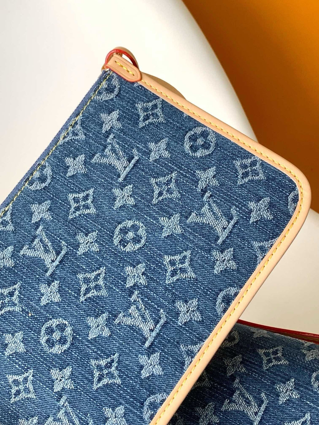 Louis Vuitton M46855 CarryAll MM