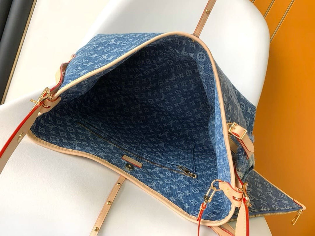 Louis Vuitton M46855 CarryAll MM
