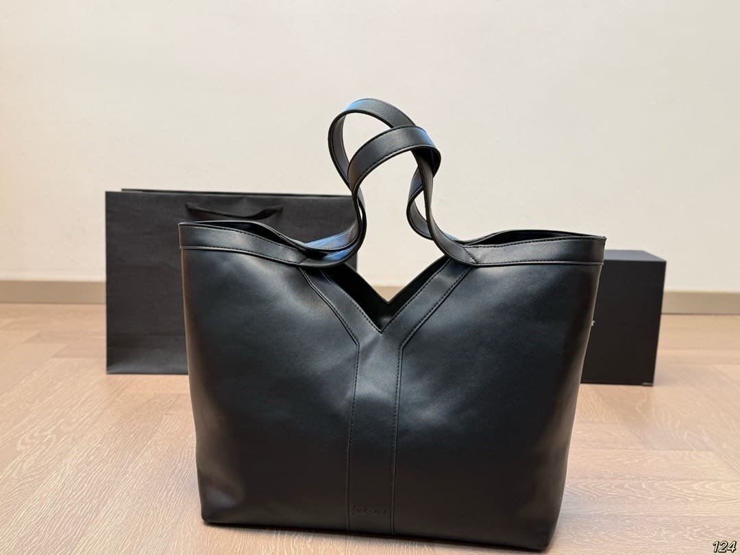 Saint Laurent Y TOTE IN LEATHER
