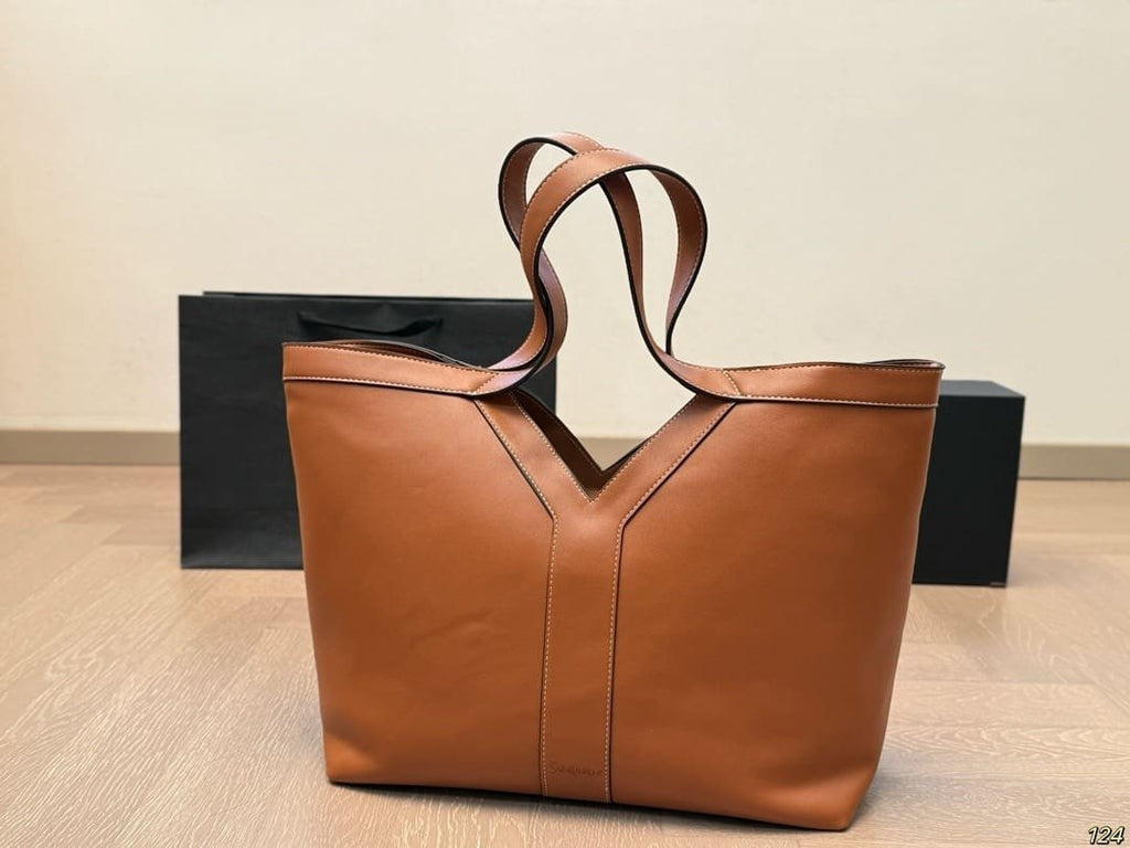 Saint Laurent Y TOTE IN LEATHER