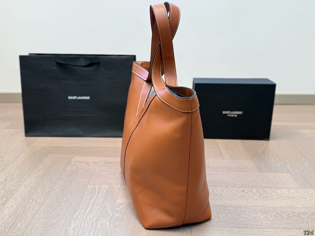 Saint Laurent Y TOTE IN LEATHER
