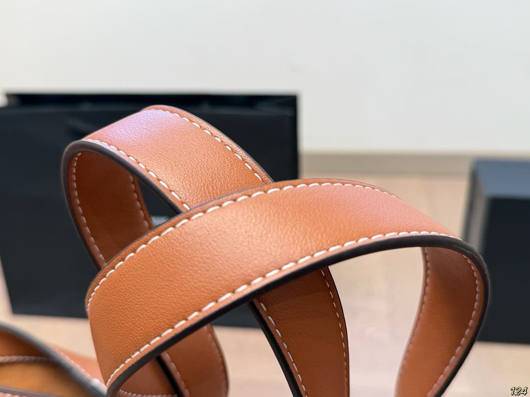 Saint Laurent Y TOTE IN LEATHER