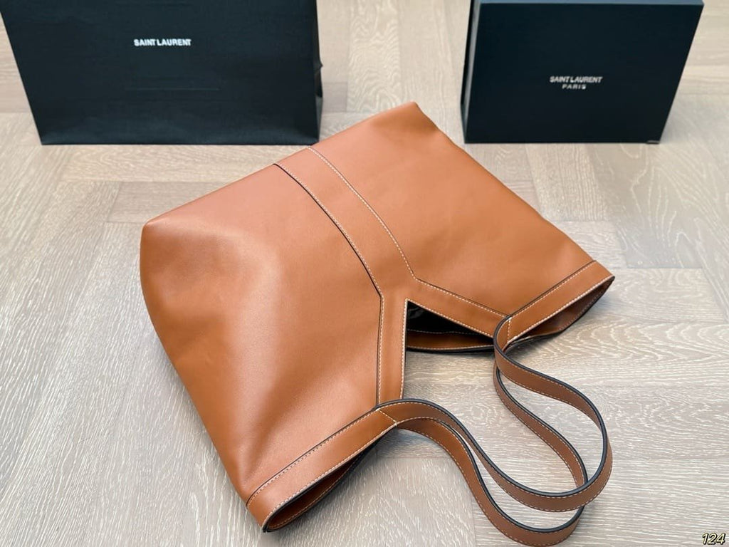 Saint Laurent Y TOTE IN LEATHER