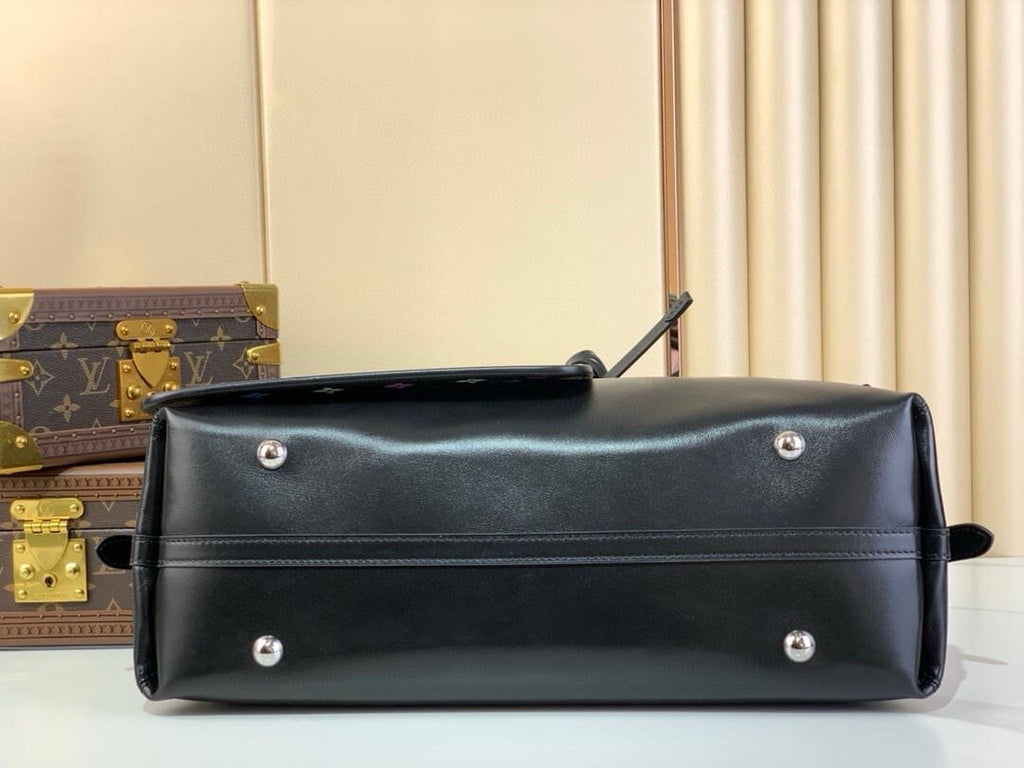 Louis Vuitton M13105 LV x TM CarryAll Vibe MM