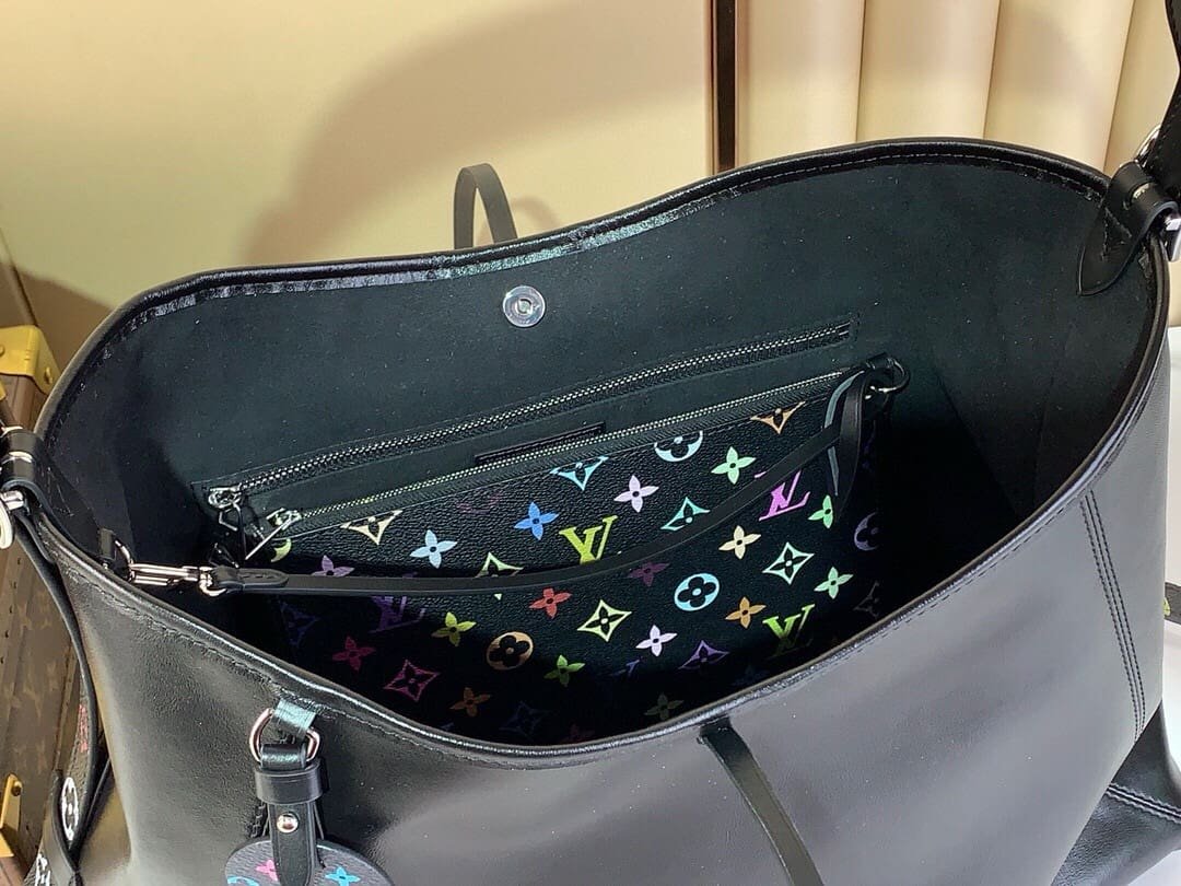 Louis Vuitton M13105 LV x TM CarryAll Vibe MM