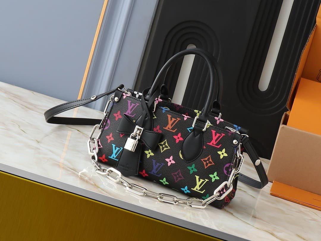Louis Vuitton M13260 LV x TM OnTheGo East West Chain
