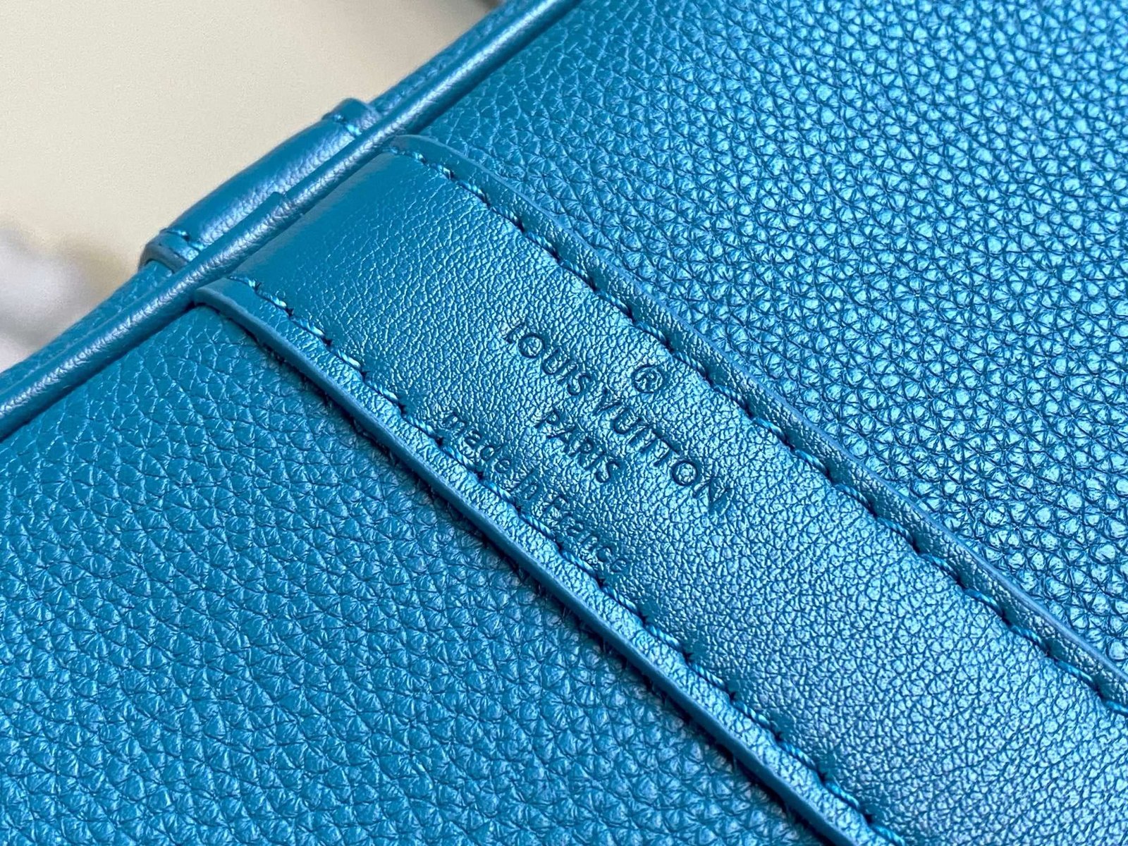 Louis Vuitton M23727 Keepall Bandoulière 50