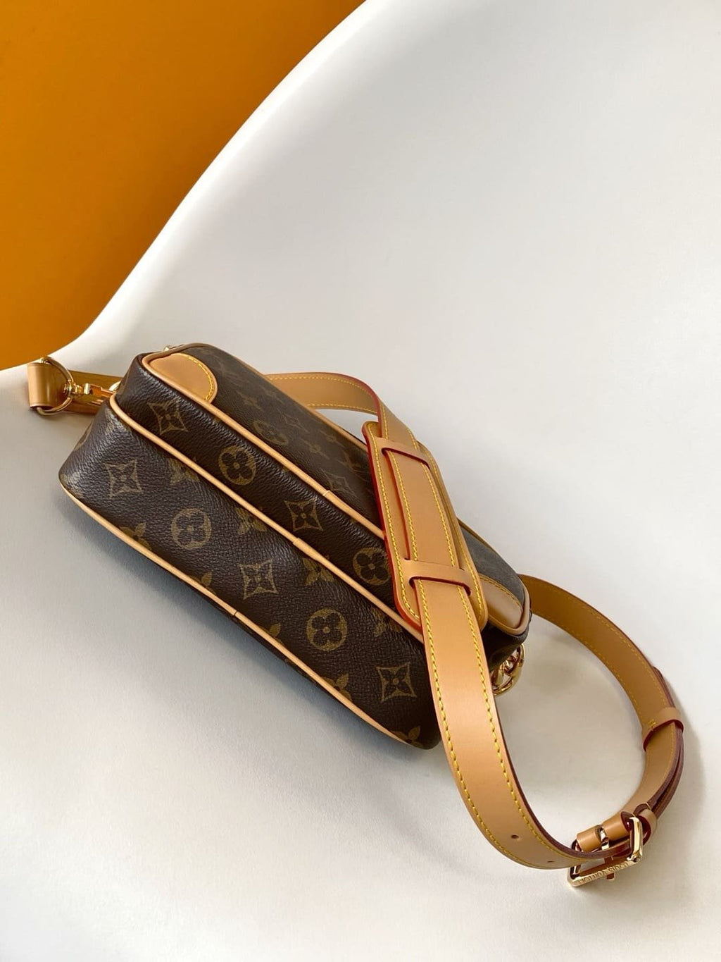 Louis Vuitton M14016 Nil