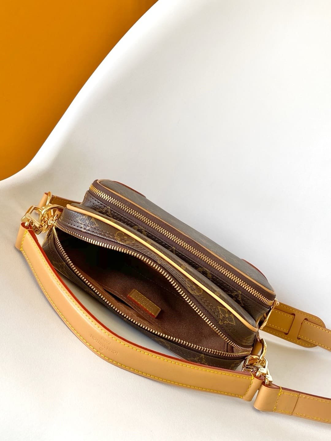 Louis Vuitton M14016 Nil