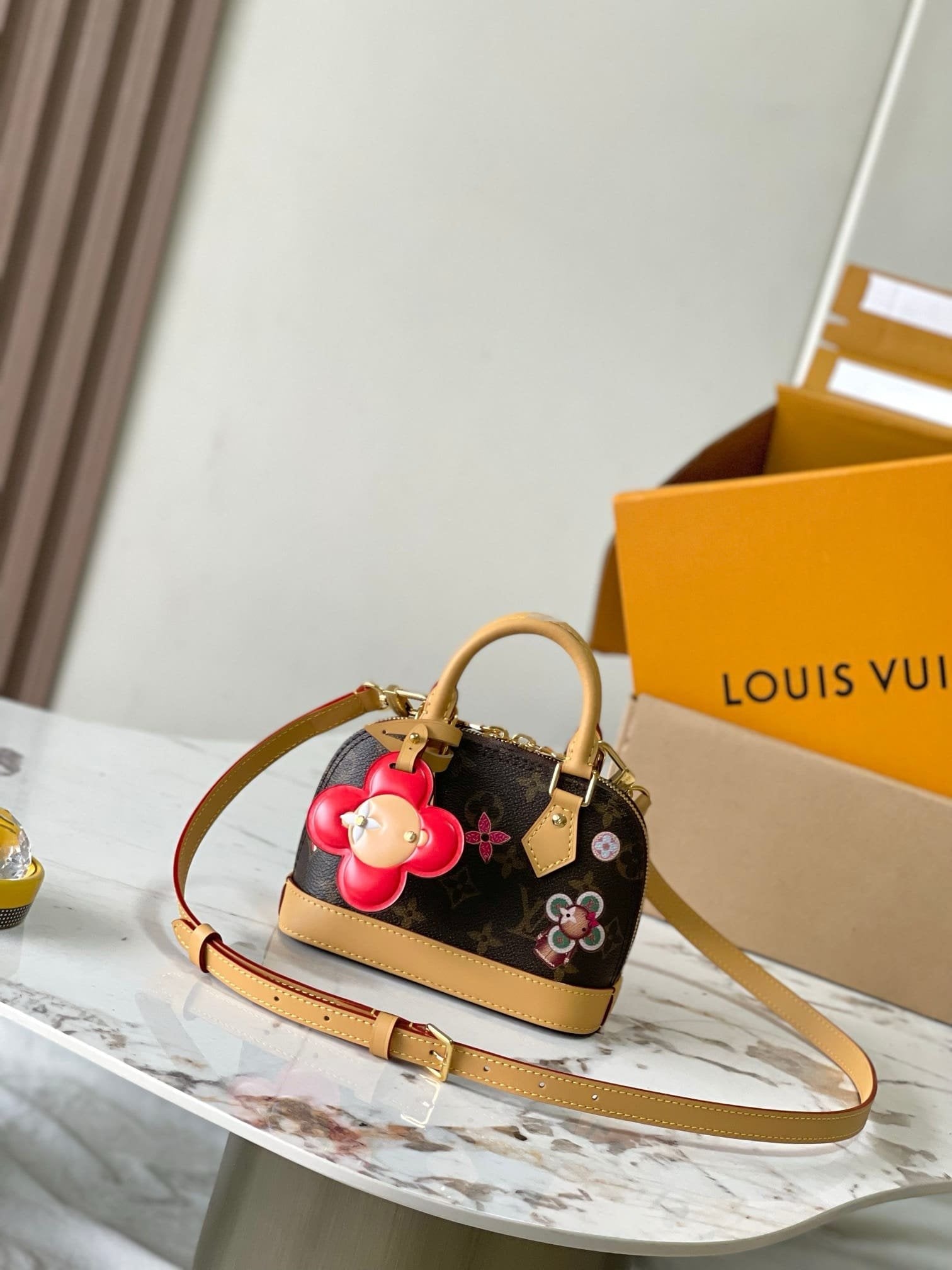 Louis Vuitton M12199 Nano Alma